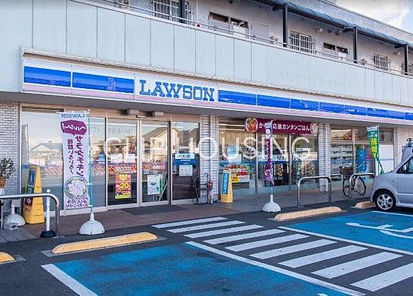 ローソン八王子長房町店 徒歩4分。 300m