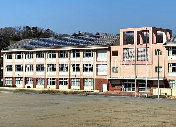 八王子市立鑓水中学校 徒歩7分。 550m