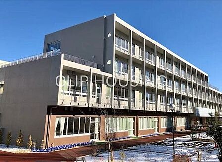 八王子市立いずみの森義務教育学校 徒歩12分。 920m