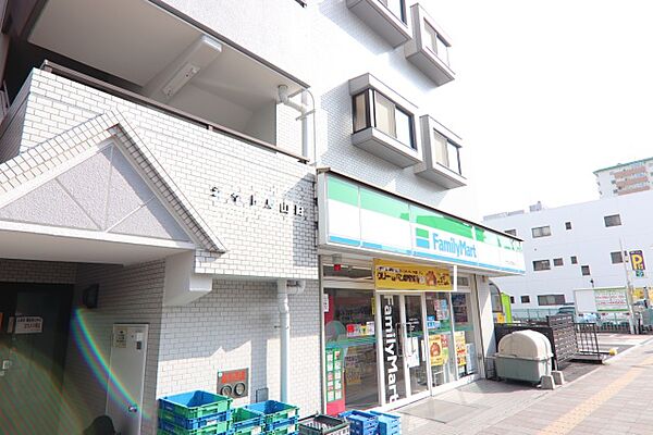 画像22:ファミリーマート　ナカムラ伝馬町店
