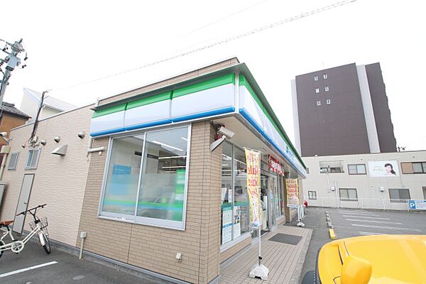 画像17:ファミリーマート　瑞穂弥富通四丁目店