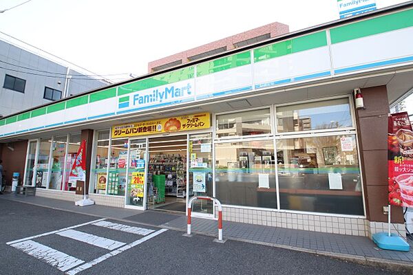 画像8:ファミリーマート　昭和広見町二丁目店