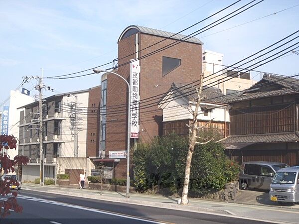 画像9:京都動物専門学校まで2200メートル