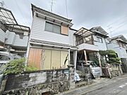 久津川駅より徒歩20分 築45年の賃貸物件