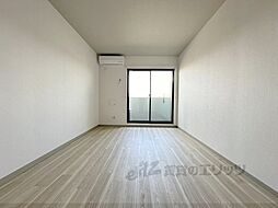 KIZUNA RESIDENCE伊勢田駅前 4階1Kのリビング/ダイニング