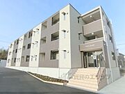 興戸駅より徒歩3分 築3年11ヶ月 3階建の賃貸物件