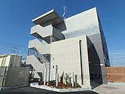 三山木駅より徒歩4分 2階 築8年9ヶ月の賃貸物件