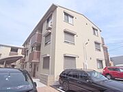 竹田駅より徒歩22分 築9年6ヶ月 3階建の賃貸物件