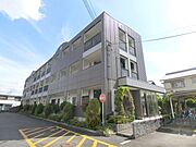 新田辺駅より徒歩11分 築24年11ヶ月 3階建の賃貸物件