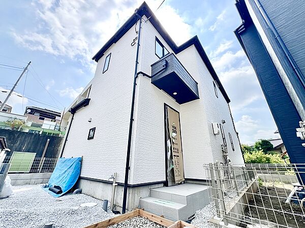 先に完成した建物からご内覧が可能ですので詳しくはお問い合わせください