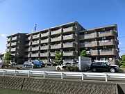 ヴィラ・ローラン 3階 築28年8ヶ月の賃貸物件