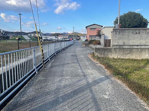 分譲区画につながる市道