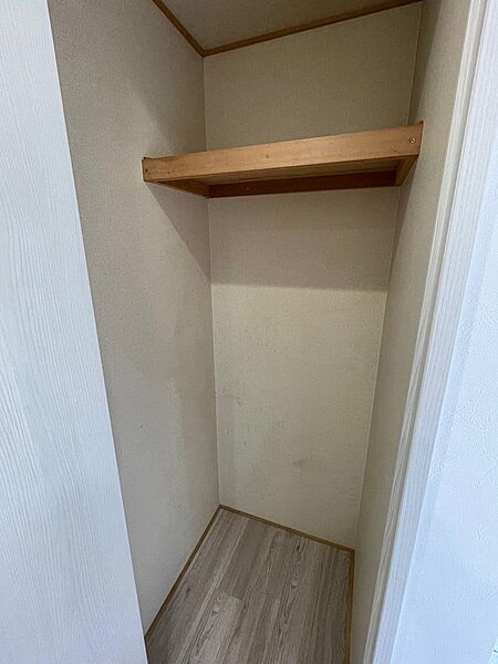 1階廊下収納