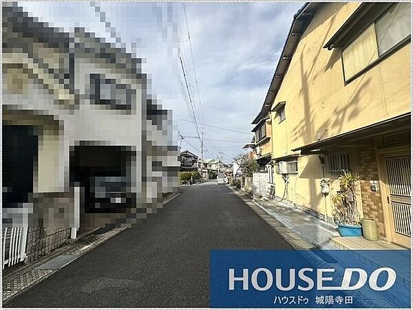 前面道路は約6ｍと広々としております。
