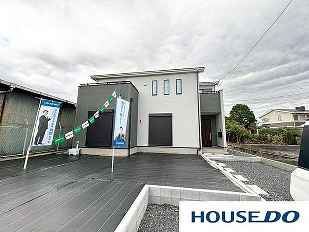 スタイリッシュなデザインの外観♪外壁材はセルフクリーニング仕様