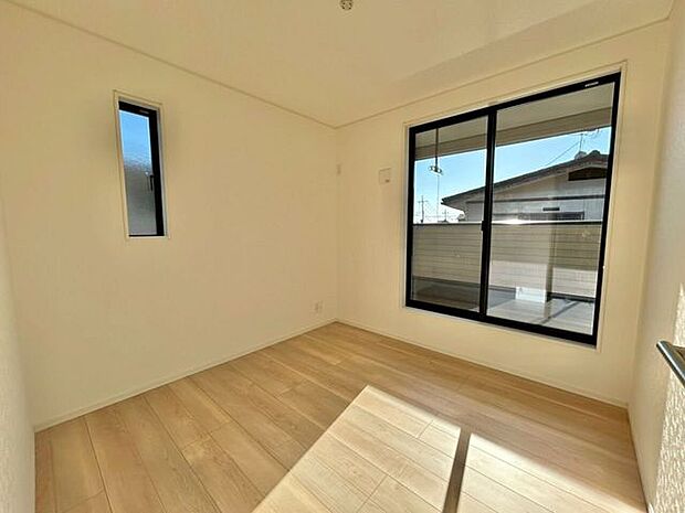 家具のレイアウトがしやすい正方形のお部屋持て余さない4.5帖の広さがちょうどいい♪収納も十分な大きさ◎