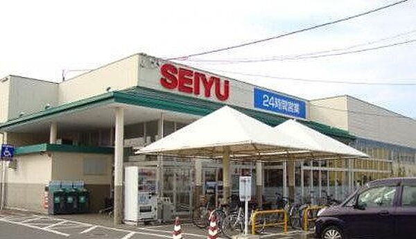 西友高田店 700m