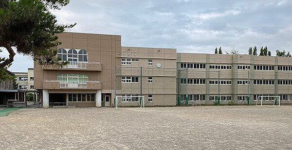 裾花小学校 1000m