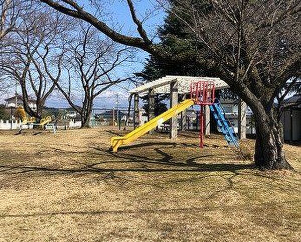 若槻里城公園 100m