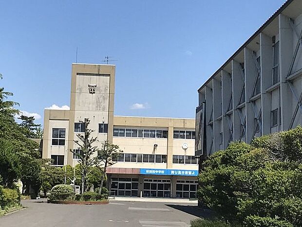 秋田市立秋田西中学校 1500m
