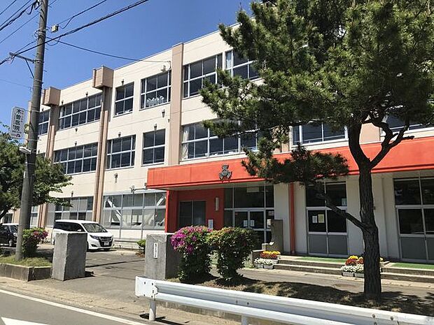 秋田市立外旭川小学校 1100m