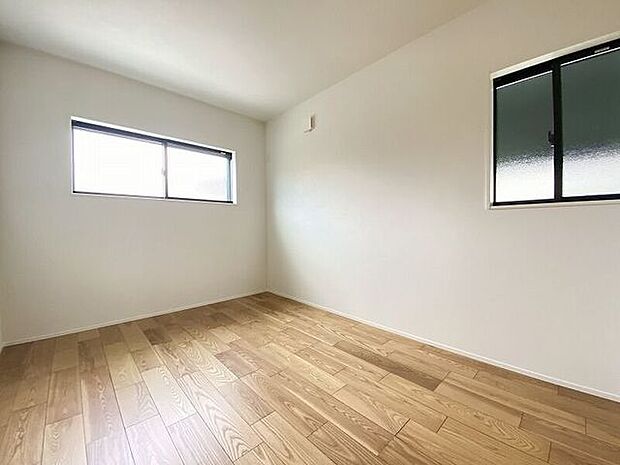 階段の上り下りの負担のない1階の洋室は、幅広い世代に優しいお部屋です。
