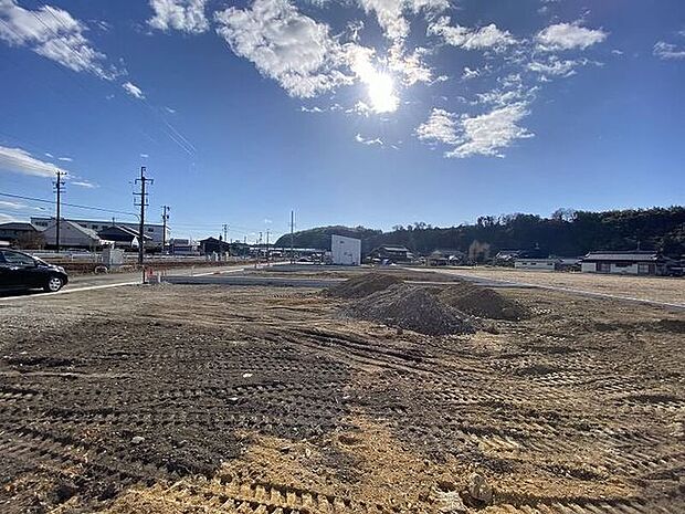 完成前の物件に限り、カラー選択やオプション工事 などのサービス特典が受けられる場合がございます。詳しくお知りになりたい方はお気軽にお問合せください。