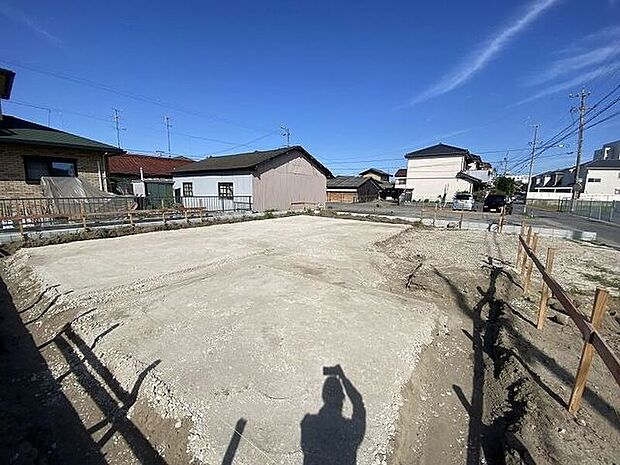 完成前の物件に限り、カラー選択やオプション工事 などのサービス特典が受けられる場合がございます。詳しくお知りになりたい方はお気軽にお問合せください。