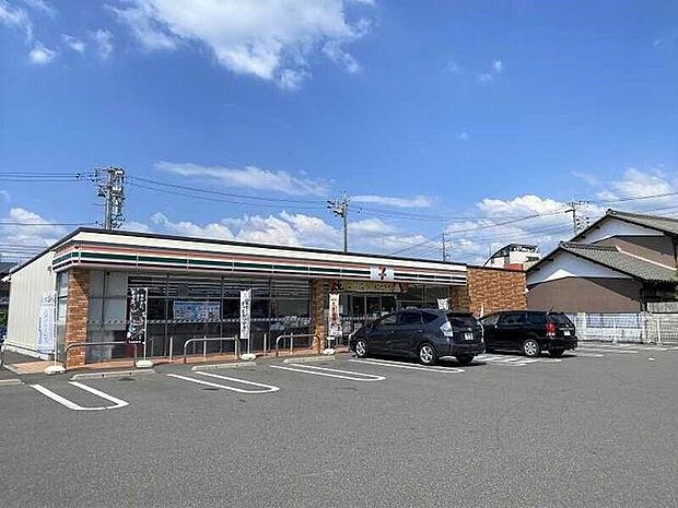 セブン-イレブン 美濃加茂市役所前店 350m