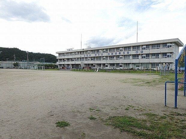 川辺町立川辺東小学校 1730m