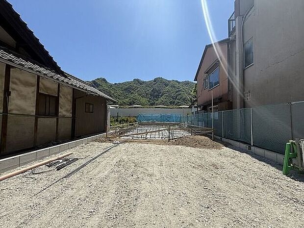 完成前の物件に限り、カラー選択やオプション工事 などのサービス特典が受けられる場合がございます。詳しくお知りになりたい方はお気軽にお問合せください。