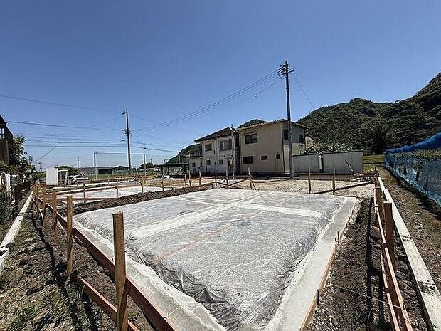 完成前の物件に限り、カラー選択やオプション工事 などのサービス特典が受けられる場合がございます。詳しくお知りになりたい方はお気軽にお問合せください。