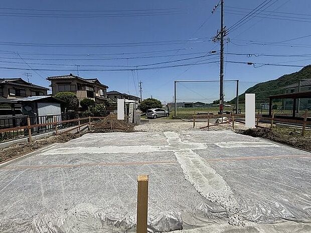 完成前の物件に限り、カラー選択やオプション工事 などのサービス特典が受けられる場合がございます。詳しくお知りになりたい方はお気軽にお問合せください。