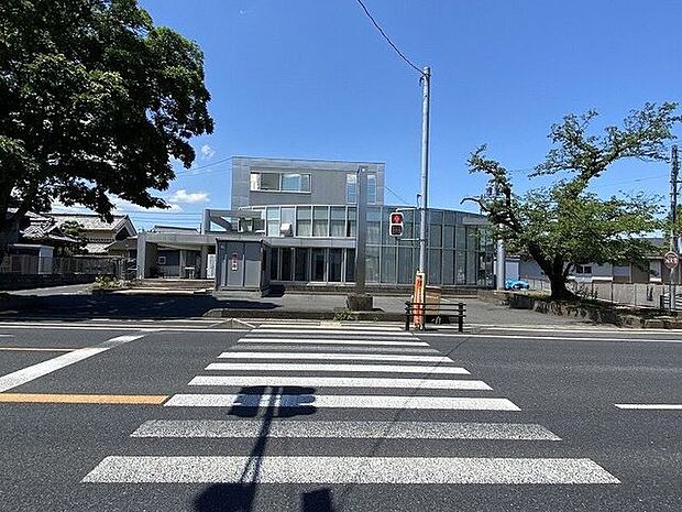 佐藤歯科医院 180m