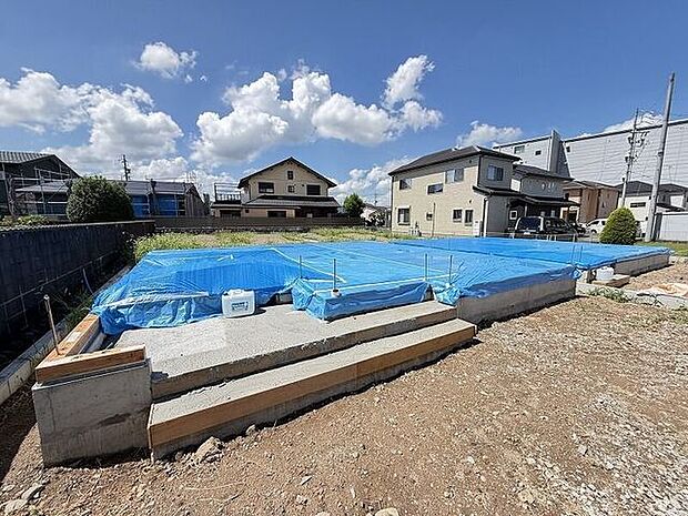 完成前の物件に限り、カラー選択やオプション工事 などのサービス特典が受けられる場合がございます。詳しくお知りになりたい方はお気軽にお問合せください。