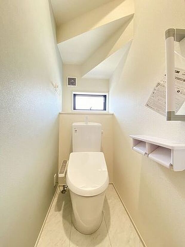 1Fトイレ　ウォシュレットトイレです。
