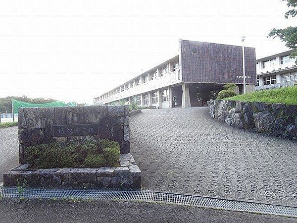坂祝町立坂祝中学校 2330m