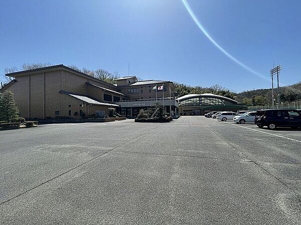 坂祝中央公民館と坂祝町スポーツドーム 2670m