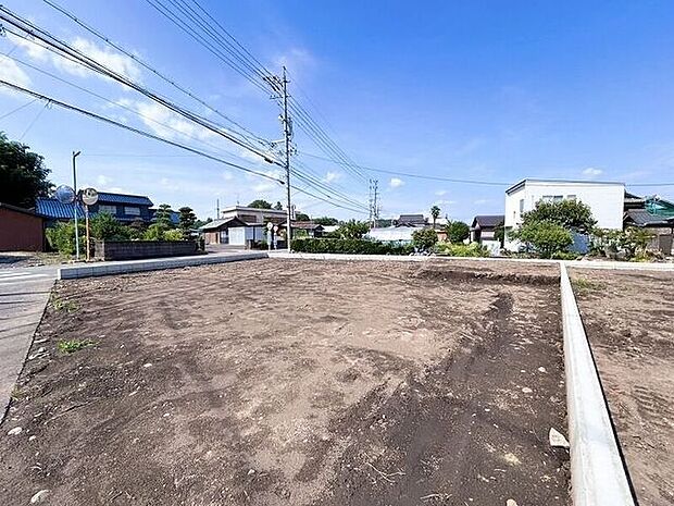 完成前の物件に限り、カラー選択やオプション工事 などのサービス特典が受けられる場合がございます。詳しくお知りになりたい方はお気軽にお問合せください。