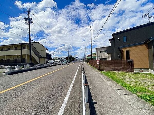 前面道路含む現地写真