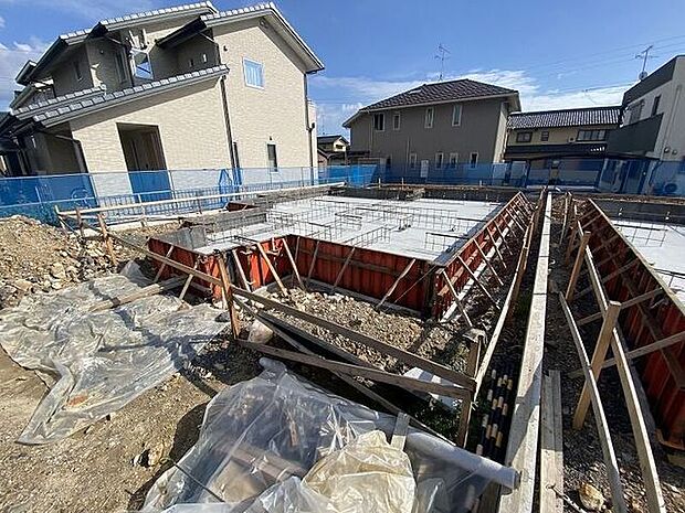 完成前の物件に限り、カラー選択やオプション工事 などのサービス特典が受けられる場合がございます。詳しくお知りになりたい方はお気軽にお問合せください。