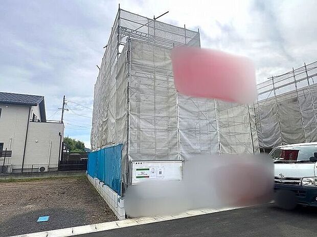 完成前の物件に限り、カラー選択やオプション工事 などのサービス特典が受けられる場合がございます。詳しくお知りになりたい方はお気軽にお問合せください。
