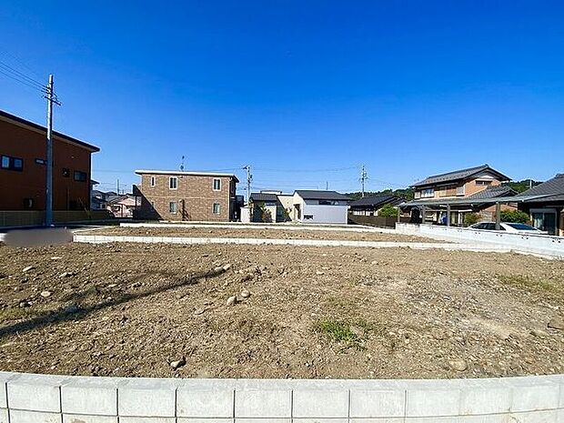 完成前の物件に限り、カラー選択やオプション工事 などのサービス特典が受けられる場合がございます。詳しくお知りになりたい方はお気軽にお問合せください。