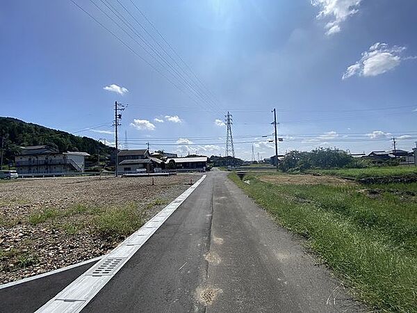 前面道路含む現地写真