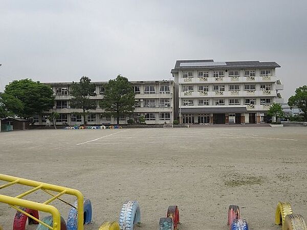 美濃加茂市立下米田小学校 600m