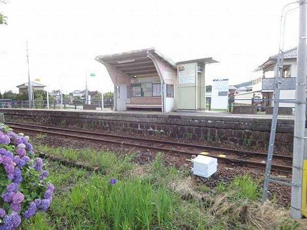 名鉄広見線顔戸駅車で9分 5500m