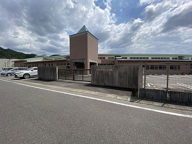 川辺町立 川辺町第三こども園 400m