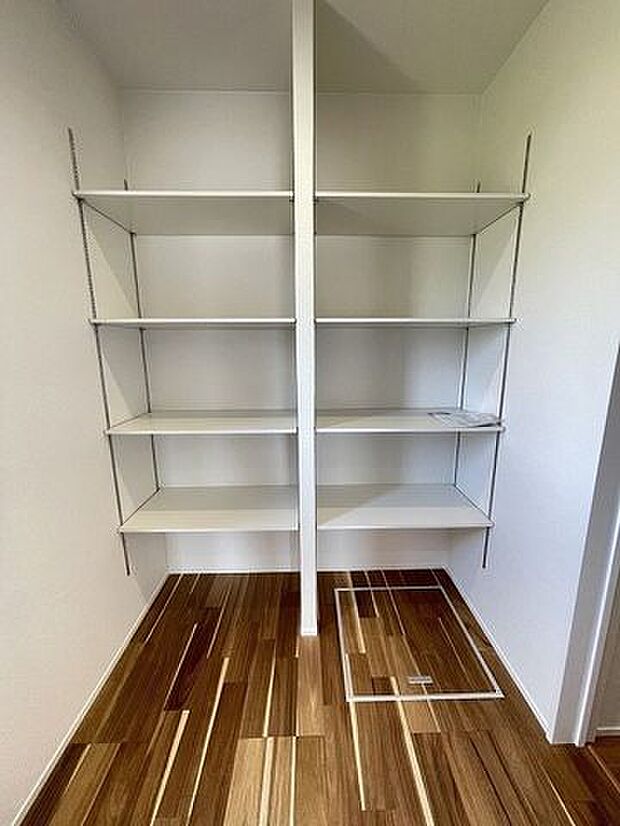 パントリーがあることで気にせず食材や飲み物をストックすることも可能です。