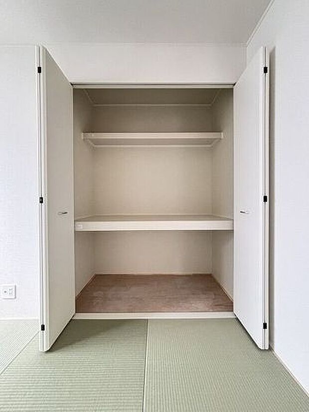 和室に設けられた収納スペースです。
