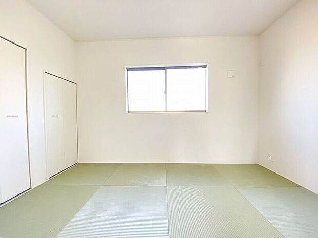 リビング横に設けられた和室は、客間やお子様のお昼寝にと大変便利です。